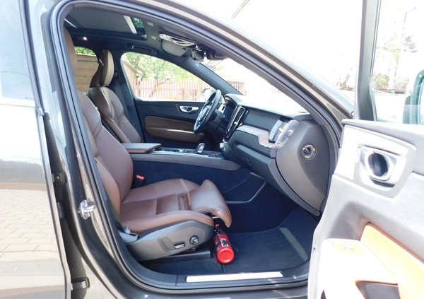 Volvo XC 60 cena 129980 przebieg: 160000, rok produkcji 2020 z Serock małe 211
